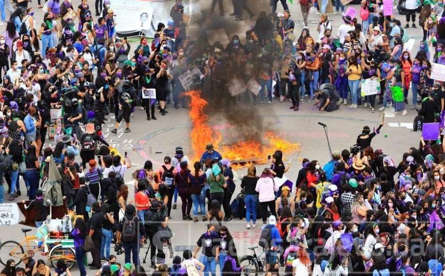 Mexico City: Protest feministica, desetine povrijeđenih